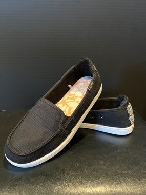 Roxy Minnow Black Slip-On Loafers
